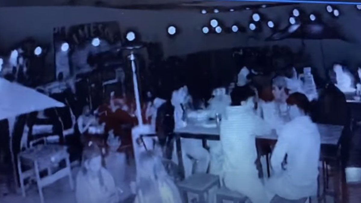 Una joven murió cuando explotó uno de los aparatos utilizados para calefaccionar las mesas al aire libre el bar bonaerense Zar.