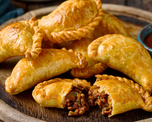 Empanadas riojanas para el 25 de Mayo: la receta tradicional con relleno jugoso Empanadas riojanas para el 25 de Mayo: la receta tradicional con relleno jugoso