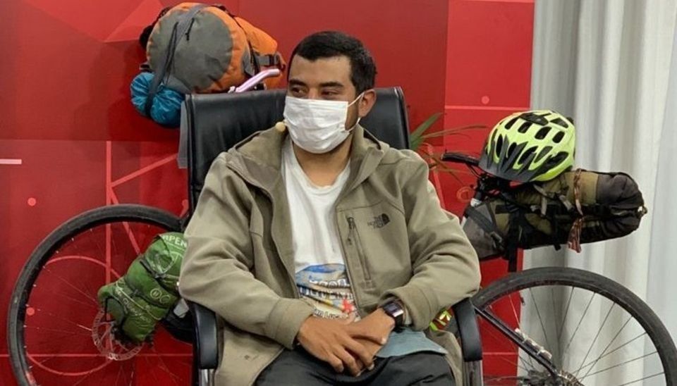 El mexicano llegó a Jujuy en bicicleta.