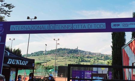 El Chellenger de Todi, Italia, se juega sobre polvo de ladrillo y reparte premios por casi 90.000 euros. El Chellenger de Todi, Italia, se juega sobre polvo de ladrillo y reparte premios por casi 90.000 euros.
