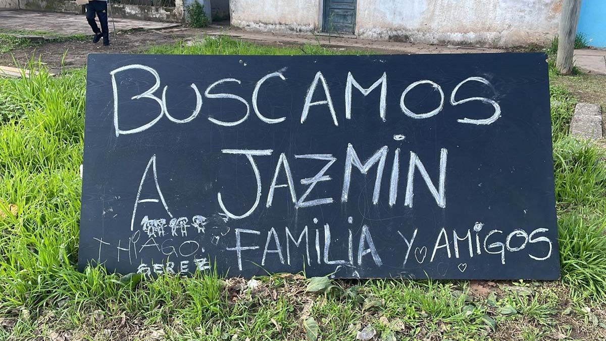 El cartel que realizaron los amigos y familiares de Jazmín para la manifestación. El cartel que realizaron los amigos y familiares de Jazmín para la manifestación.