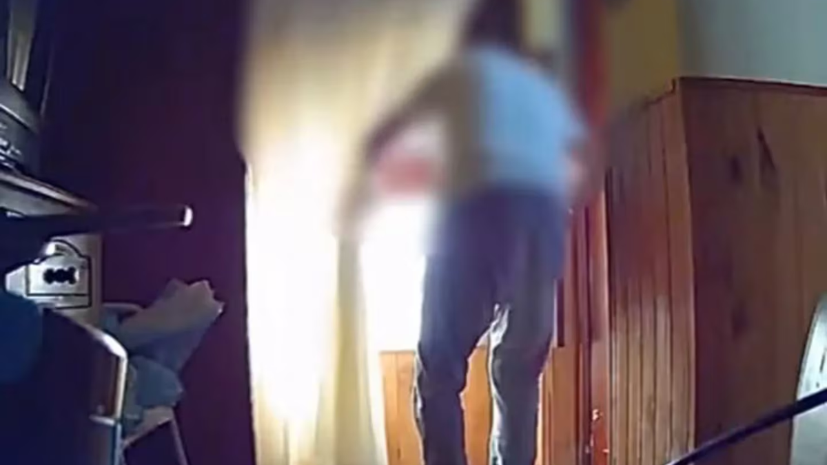 El hombre fue denunciado en la Fiscalía de Pergamino, luego de que fuera captado robando en la casa de sus suegros. El hombre fue denunciado en la Fiscalía de Pergamino, luego de que fuera captado robando en la casa de sus suegros.