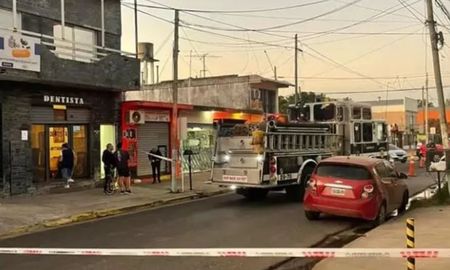 Garín: una joven murió luego de que se le cayera un poste de luz encima cuando cruzaba la calle.