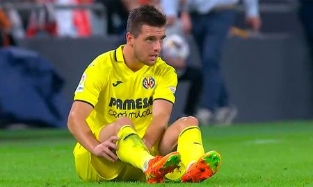 El mediocampista tuvo que pedir el cambio en el último partido del Villarreal. El mediocampista tuvo que pedir el cambio en el último partido del Villarreal.