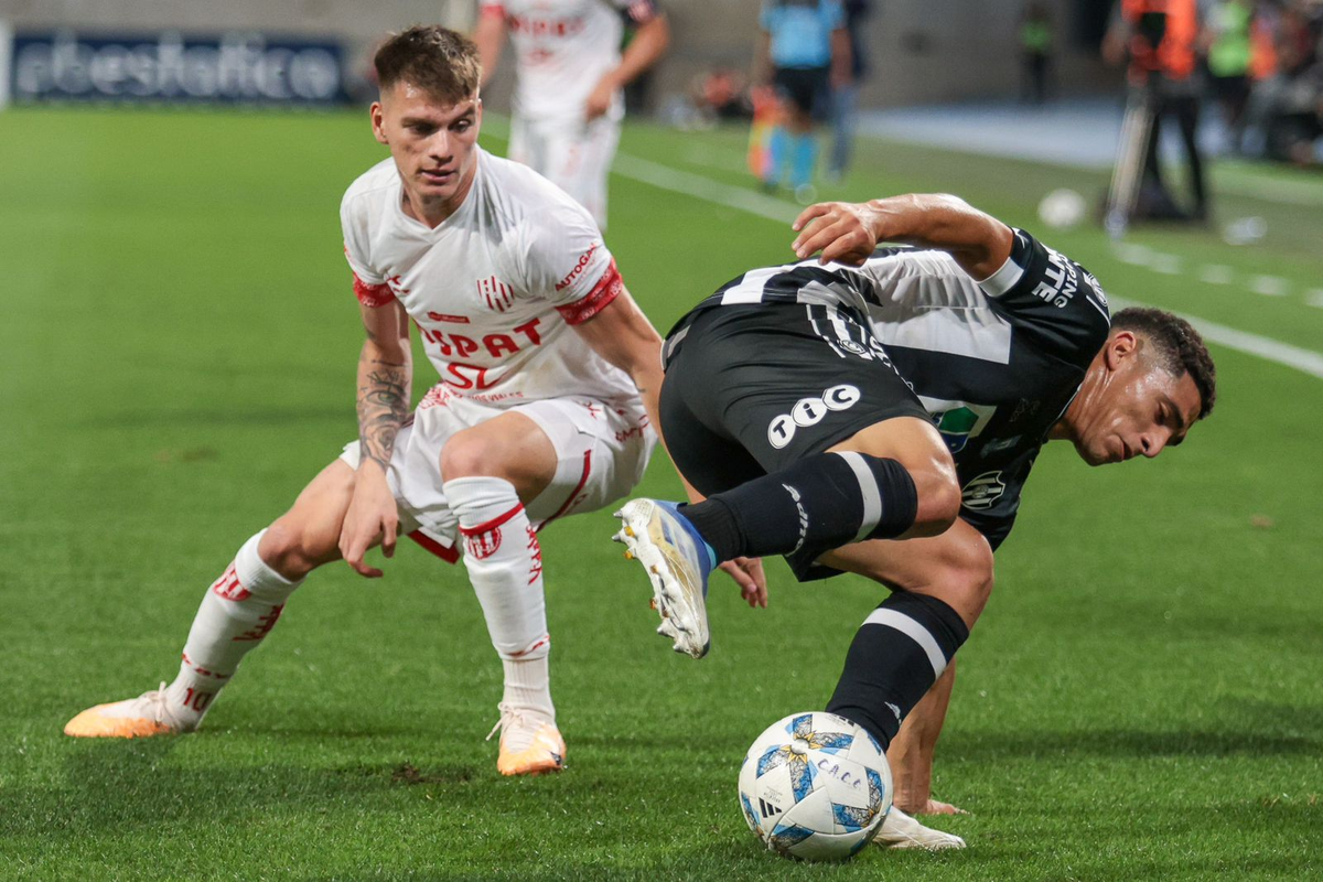Unión no pudo con Central Córdoba y perdió 2 a 0 en Santiago del Estero.