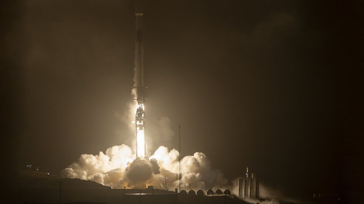 La misión DART despegó desde un cohete Falcon9 de SpaceX.