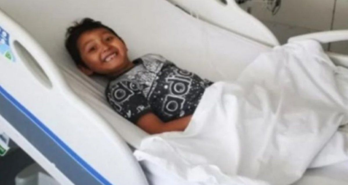 Una familia rifa su casa para pagar el tratamiento de cáncer de su hijo