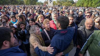 Pullaro cerró un domingo de inauguraciones con la renovación integral de la Plaza San Martín de Venado Tuerto