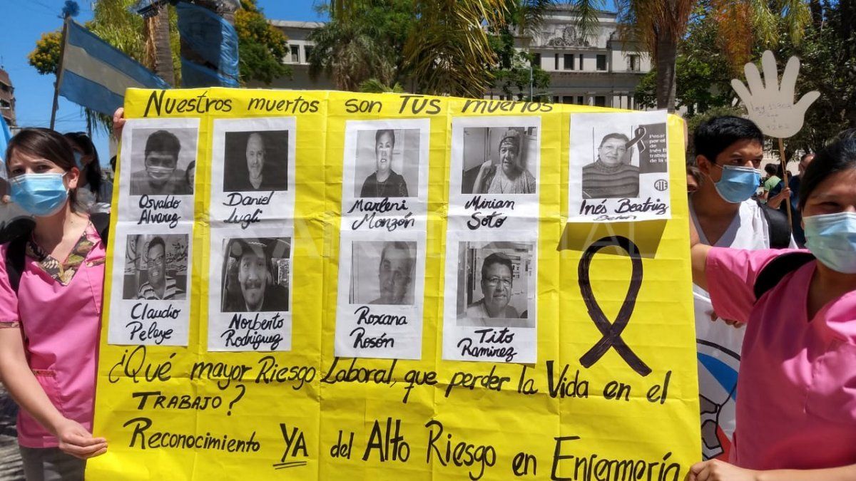 Los enfermeros se convocaron esta martes para pedir la reglamentación como profesión de riesgo
