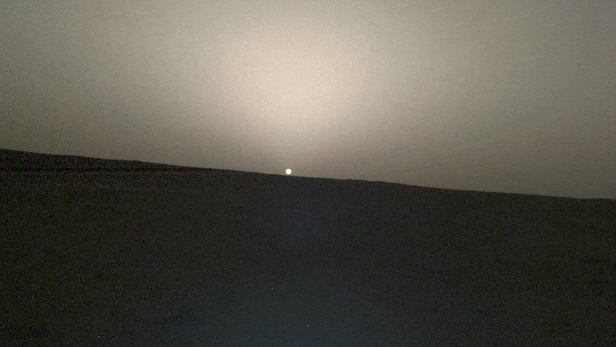 Así anochece en Marte. La foto es del 10 de abril del 2022.