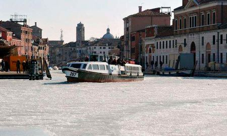 inedito: se congelaron los canales de venecia inedito: se congelaron los canales de venecia