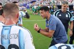 Lionel Scaloni y un equipo que confía a pleno en su liderazgo. Lionel Scaloni y un equipo que confía a pleno en su liderazgo.
