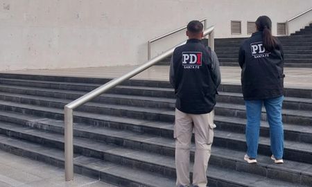 Policías de la PDI en el palacio de justicia de Córdoba. Policías de la PDI en el palacio de justicia de Córdoba.