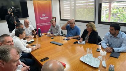 Cuarto intermedio en la reunión entre pescadores y funcionarios del Ministerio de Ambiente de Santa Fe