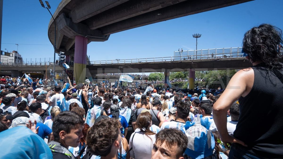 Más de cuatro millones de personas coparon Buenos Aires para festejar junto a los campeones.
