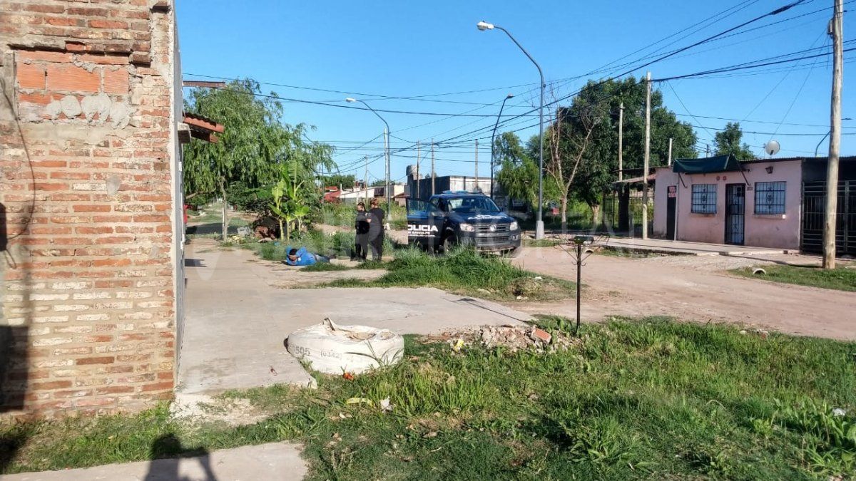 La víctima fue encontrada herida en la vía pública