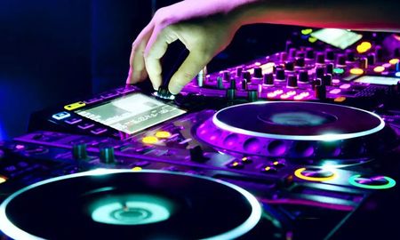 El Día Internacional del DJ fue instituido en 2002 por la fundación “World DJ Found” El Día Internacional del DJ fue instituido en 2002 por la fundación “World DJ Found”