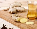 Agua natural de jengibre para mejorar la salud.