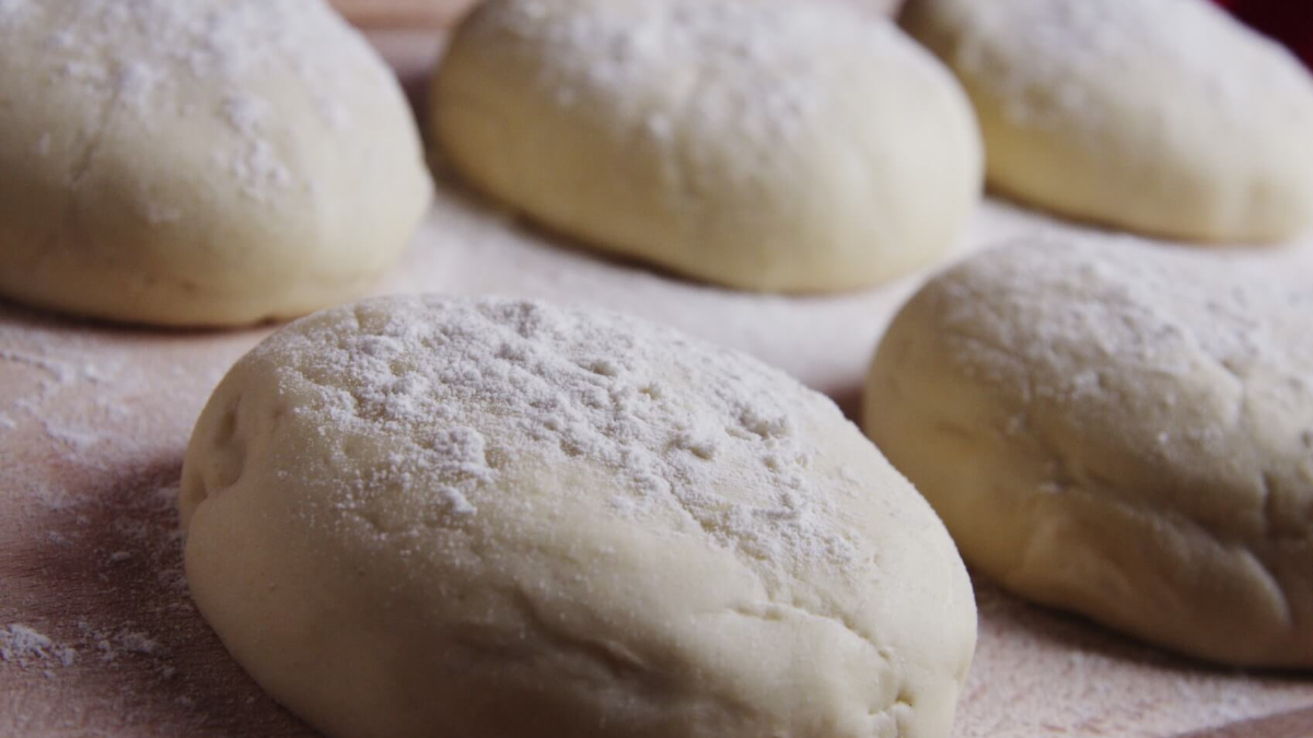 Masa para pizza en 3 pasos: la receta y los consejos para que te salga deliciosa