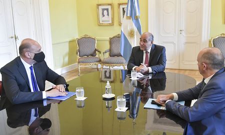 Perotti, Manzur y Guerrera firmaron este miércoles el acta de inicio del Proyecto Ferroviario de Circunvalación. Perotti, Manzur y Guerrera firmaron este miércoles el acta de inicio del Proyecto Ferroviario de Circunvalación.