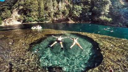 Escapada a una joya escondida de la Patagonia, un paraíso con aguas turquesas y bosques densos