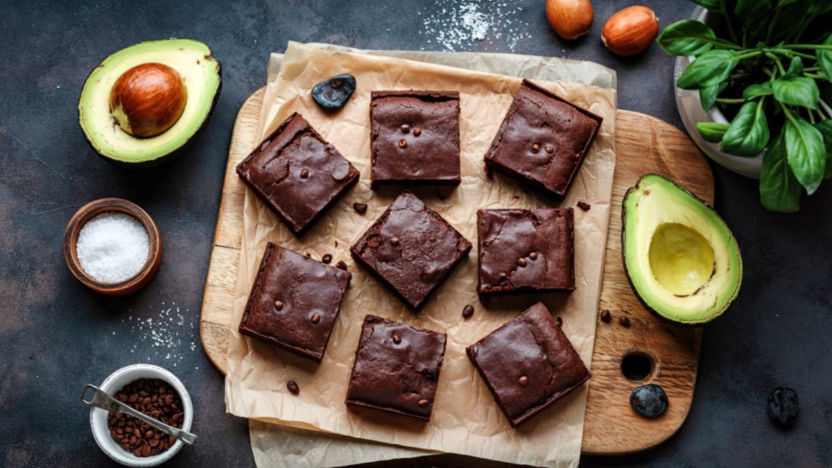 La receta saludable para hacer brownies con palta y cacao