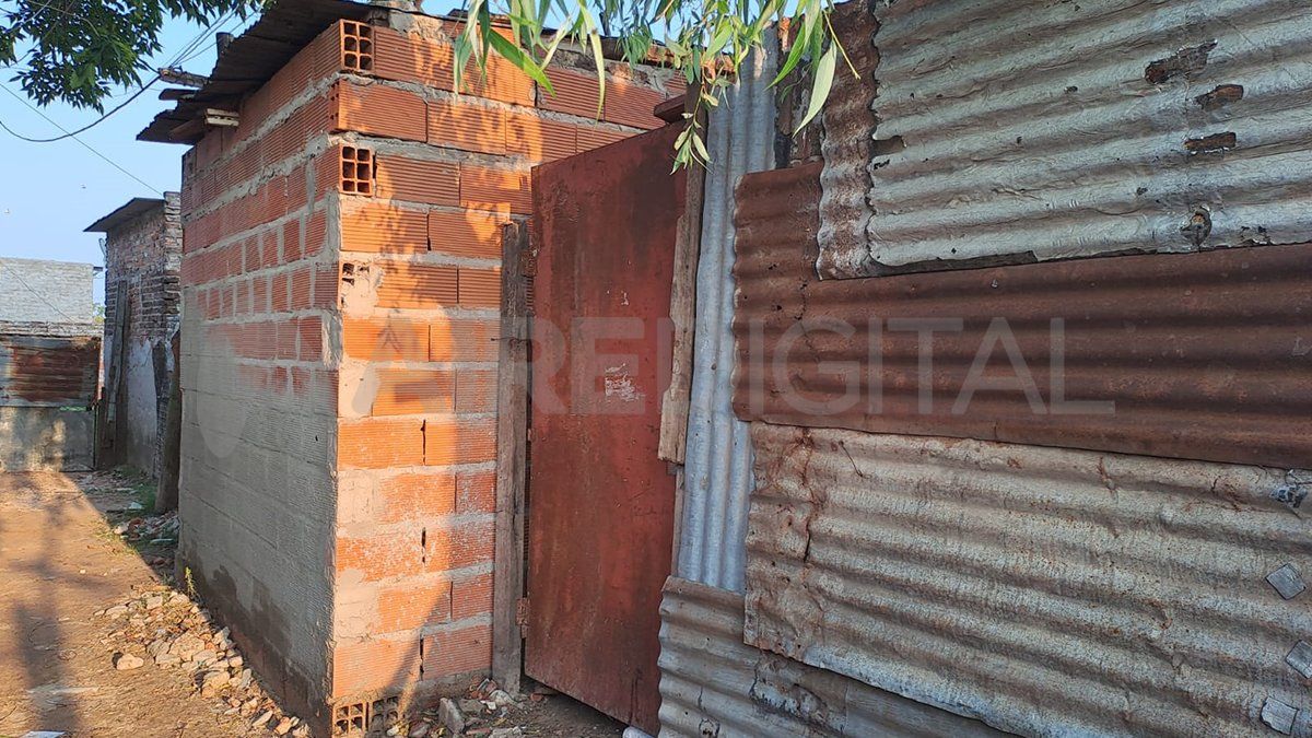 Dentro de la vivienda de Sanabria no había ningún desorden. Dentro de la vivienda de Sanabria no había ningún desorden.