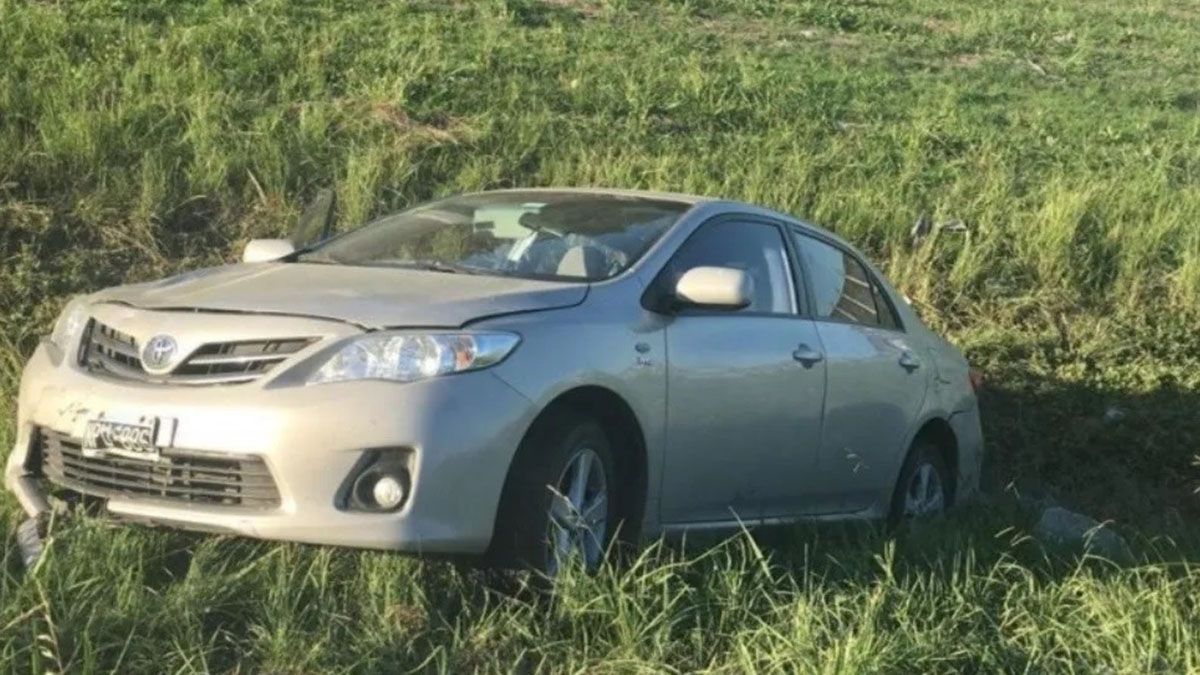 Cuatro delincuentes que escapaban de la policía tras robar un auto en la localidad de Isidro Casanova atropellaron y dejaron gravemente herida a una ciclista&nbsp;