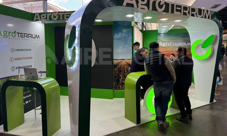 Agroterrum participa por primera vez del Congreso Aapresid con un espectacular stand. Agroterrum participa por primera vez del Congreso Aapresid con un espectacular stand.