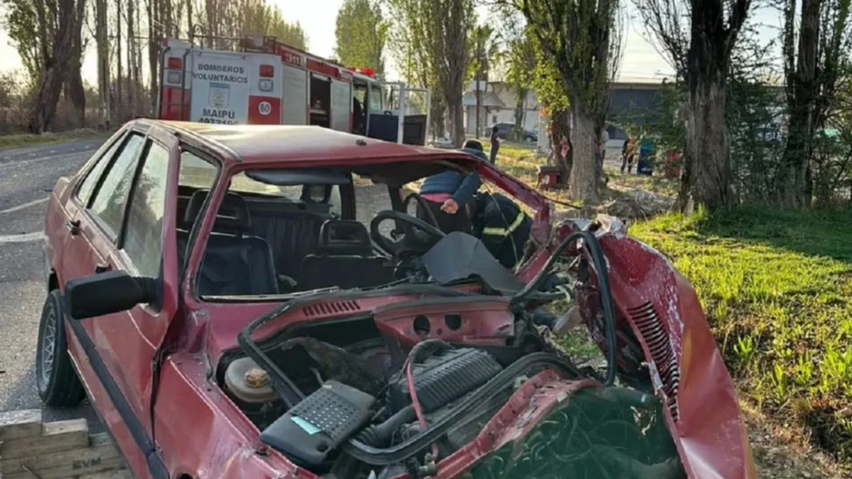 Un joven perdió la vida luego de chocar de frente contra un colectivo en Mendoza. 