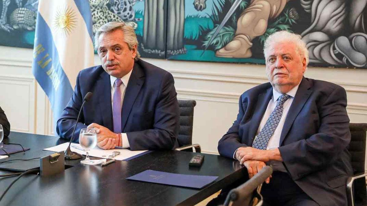 Alberto Fernández debió pedirle la renuncia a Ginés González García tras conocerse que había un vacunatorio VIP en el Ministerio de Salud de la Nación.