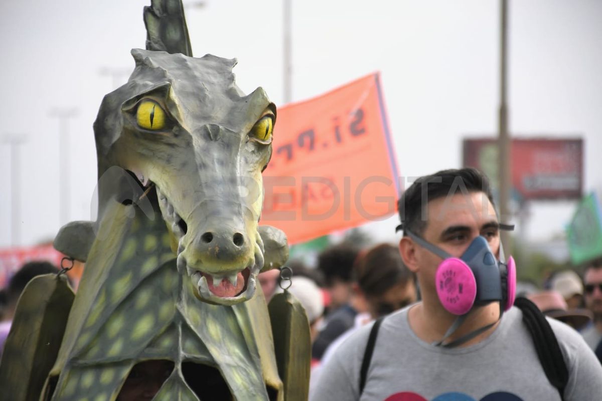 En Rosario, la concentración comenzó, a las 15, en la cabecera oeste del Puente Rosario - Victoria.