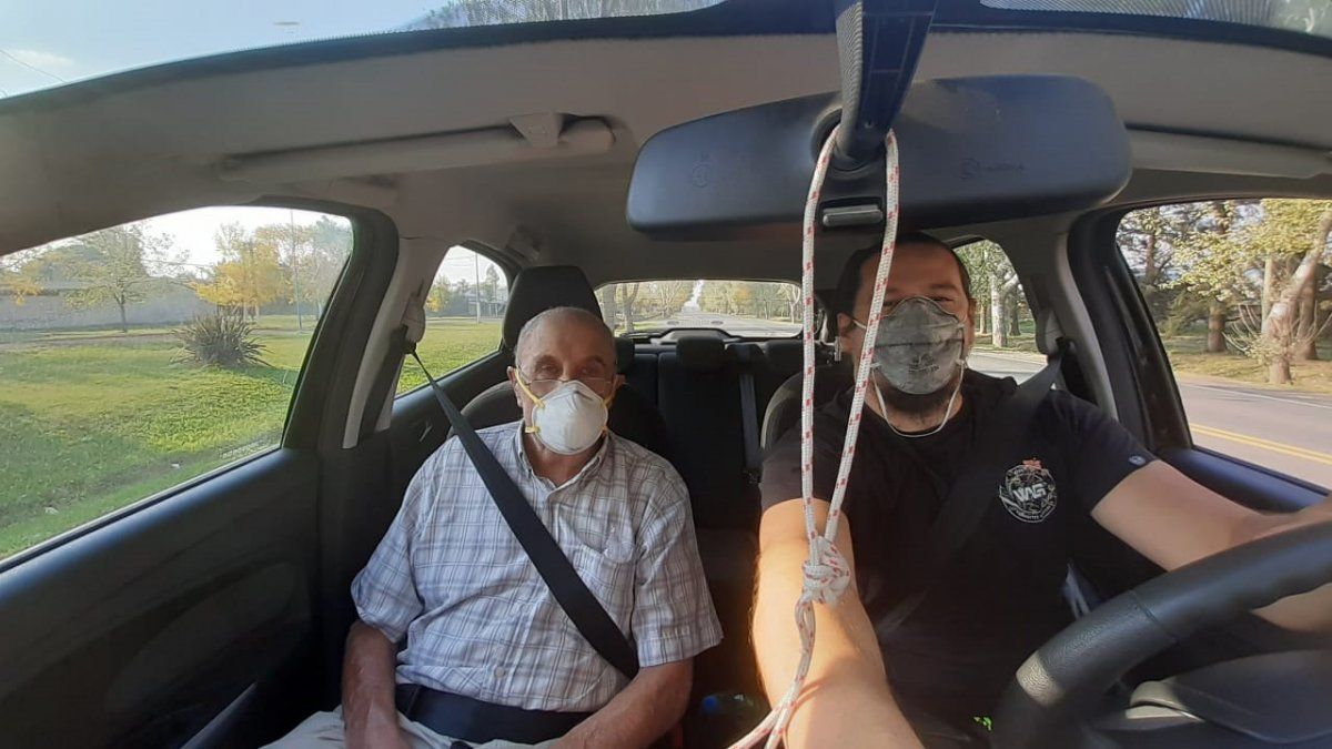 Cecilio y Cristian recorren 60 kil&oacute;metros tres veces por semana