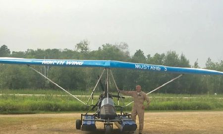 Quería esparcir las cenizas de su padre desde el aire, el avión se estrelló y murió Quería esparcir las cenizas de su padre desde el aire, el avión se estrelló y murió
