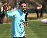 Conmebol suspendió la doble fecha de Eliminatorias Sudamericanas luego de las restricciones europeas para mitigar los efectos de la pandemia de coronavirus. Conmebol suspendió la doble fecha de Eliminatorias Sudamericanas luego de las restricciones europeas para mitigar los efectos de la pandemia de coronavirus.
