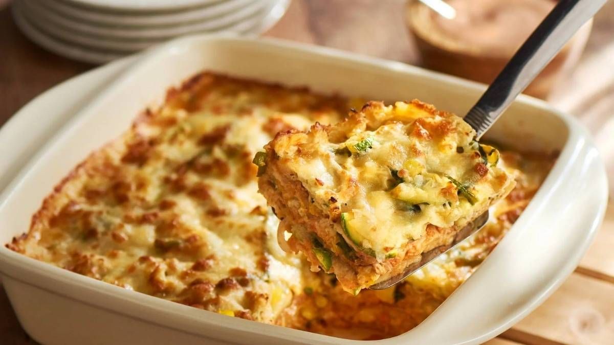 El pastel azteca combina capas de tortillas