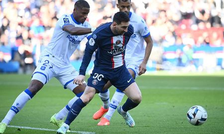 Lionel Messi fue titular y disputó 74 minutos en el líder y campeón vigente del fútbol francés, Paris Saint-Germain, que goleó a Auxerre por 5-0. Lionel Messi fue titular y disputó 74 minutos en el líder y campeón vigente del fútbol francés, Paris Saint-Germain, que goleó a Auxerre por 5-0.