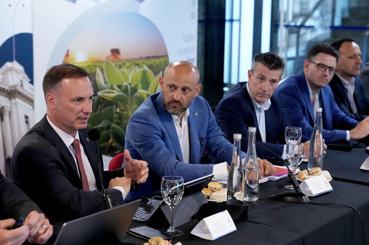 Provincia present&oacute; en la Bolsa de Comercio de Rosario el proyecto de Circuito de Ingreso a Puertos ante entidades del sector.