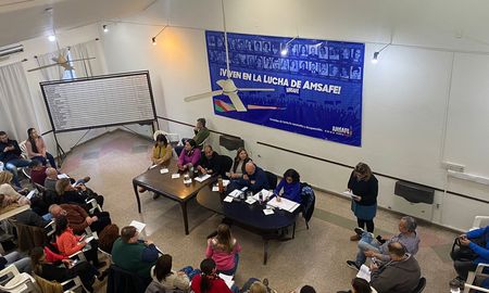 Los docentes definen este viernes si aceptan o no la propuesta del gobierno provincial. Los docentes definen este viernes si aceptan o no la propuesta del gobierno provincial.