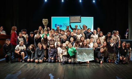 Los alumnos que participaron de Eco Escuelas 2026 recibieron sus premios. Los alumnos que participaron de Eco Escuelas 2026 recibieron sus premios.