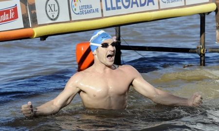 Guillermo Bértola, al ganar la edición 2018 de la Santa Fe - Coronda. La FINA decidió retirarle el logro. Guillermo Bértola, al ganar la edición 2018 de la Santa Fe - Coronda. La FINA decidió retirarle el logro.