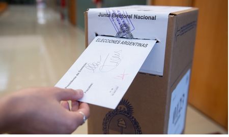 Más de 950 mil personas están habilitadas para votar en las elecciones provinciales de Corrientes. Más de 950 mil personas están habilitadas para votar en las elecciones provinciales de Corrientes.