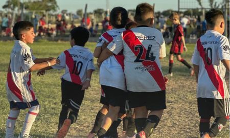Escuela de River Plate en Santa Fe: metodología, valores y entrenamientos de excelencia. Escuela de River Plate en Santa Fe: metodología, valores y entrenamientos de excelencia.