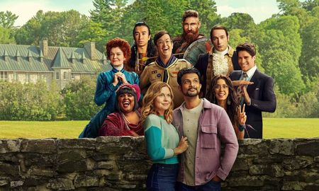 Fantasmas: la comedia británica de Netflix que conquista con humor sobrenatural. Fantasmas: la comedia británica de Netflix que conquista con humor sobrenatural.