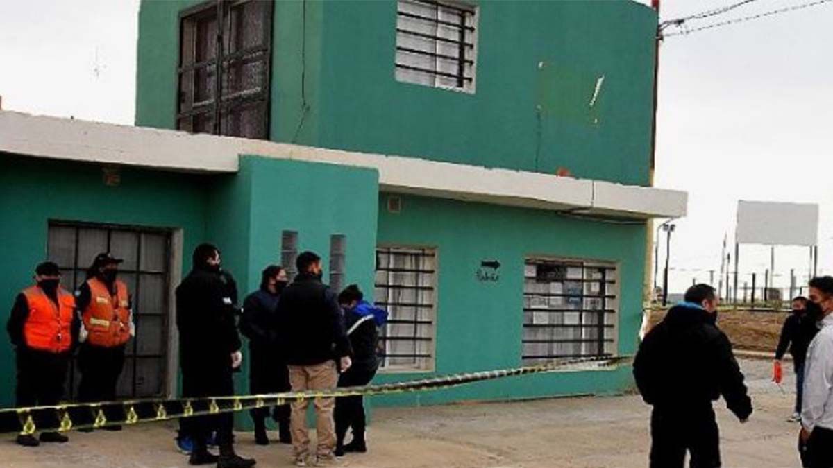 Un joven huía de una pelea con vecinos, saltó un paredón y murió al caer de 4 metros