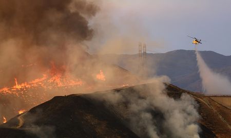 Hasta el momento, unas 800 hectáreas fueron alcanzadas por las llamas en distintos puntos de California. Hasta el momento, unas 800 hectáreas fueron alcanzadas por las llamas en distintos puntos de California.
