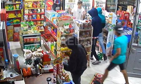 violento robo pirana en un quiosco de barrio constituyentes violento robo pirana en un quiosco de barrio constituyentes