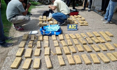 Procedimiento. El operativo estuvo a cargo de los pesquisas de la Brigada Operativa Antinarcóticos I. Procedimiento. El operativo estuvo a cargo de los pesquisas de la Brigada Operativa Antinarcóticos I.