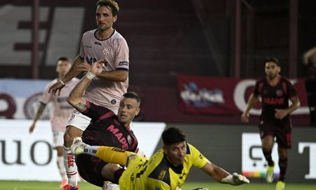 Lanús mostró jerarquía en un partido parejo y le ganó 2 a 1 a Unión en el Néstor Díaz Pérez. Lanús mostró jerarquía en un partido parejo y le ganó 2 a 1 a Unión en el Néstor Díaz Pérez.