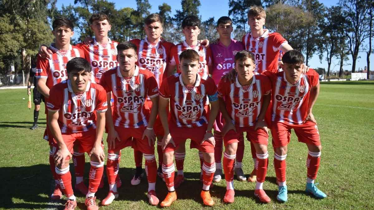Unión goleó a UNL y se recuperó. 